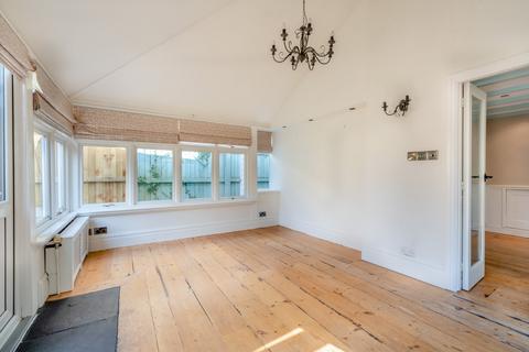 10 Castle Street, Usk, NP15 1BU