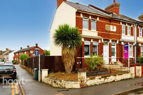 3 bedroom end of terrace house for sale, Hythe Road, Ashford