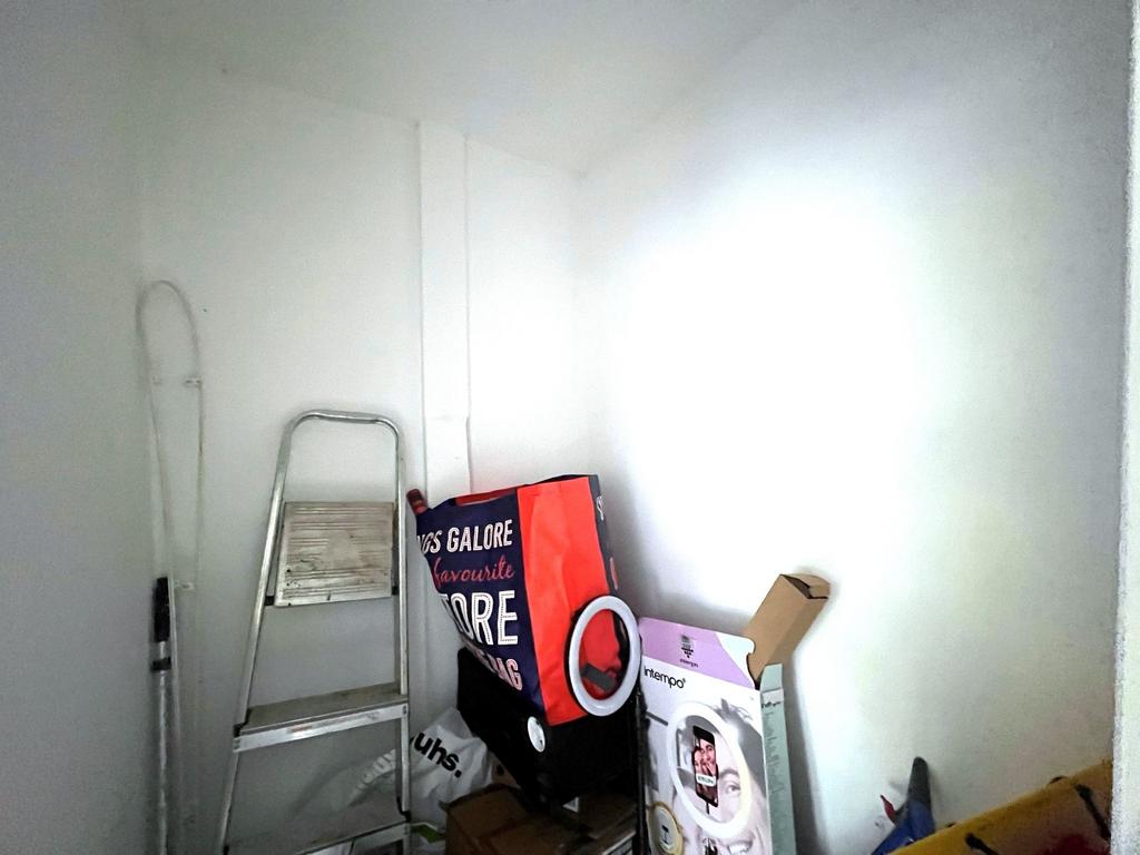 Photograph 12