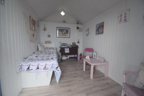 Chalet for sale, Walton on the Naze CO14