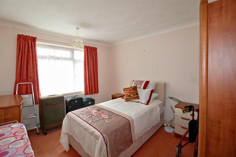 8 Perth Close, Seaford, BN25 3UP
