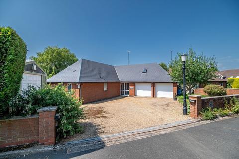 3 bedroom detached bungalow for sale, Rockingham Paddocks, Kettering NN16