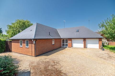 3 bedroom detached bungalow for sale, Rockingham Paddocks, Kettering NN16