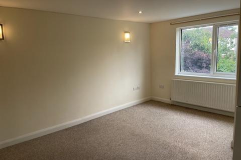 1 bedroom maisonette to rent, Gorringe Park Avenue, Mitcham, CR4