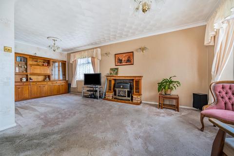 2 bedroom detached bungalow for sale, Pilgrims Way, Cuxton, Rochester