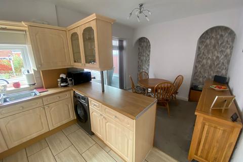 3 bedroom semi-detached house for sale, 40 Thatch Leach, Chadderton, Oldham, OL9