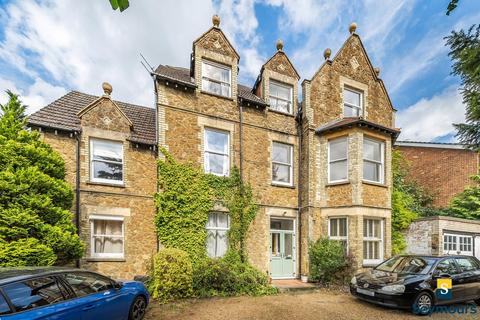 3 bedroom flat for sale, Albury Road, Surrey GU1