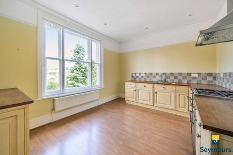 3 bedroom flat for sale, Albury Road, Surrey GU1