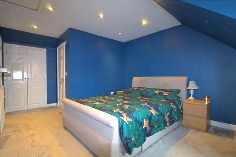 42 County Way, Trowbridge, BA14 0NB
