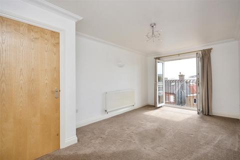 1 bedroom flat for sale, St. Leonards Road, Eastbourne