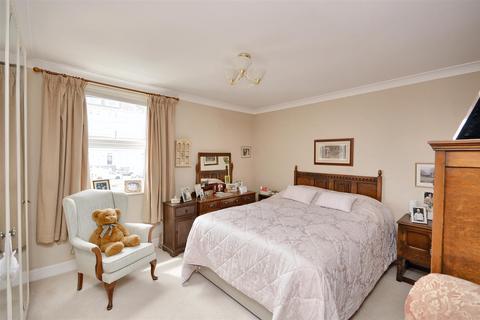 3 bedroom flat for sale, Wilmington Square, Eastbourne