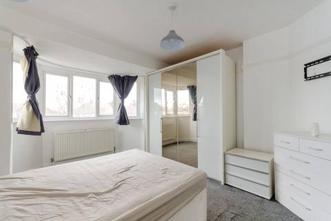 3 bedroom semi-detached house for sale, Malden Way, New Malden, KT3