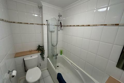 1 bedroom apartment to rent, Ambassador House Trawler Road, Swansea SA1 1XZ