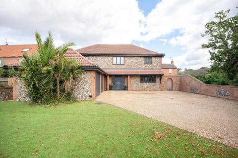 4 bedroom detached house for sale, Yarmouth Road, Hemsby