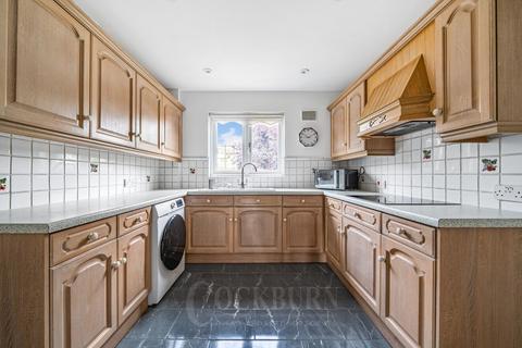 4 bedroom detached house for sale, Margaret Gardner Drive, London SE9 - Cul-De-Sac!