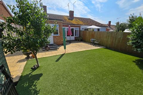 2 bedroom semi-detached bungalow for sale, Syers Green Close, Long Buckby, Northampton, NN6 7QW