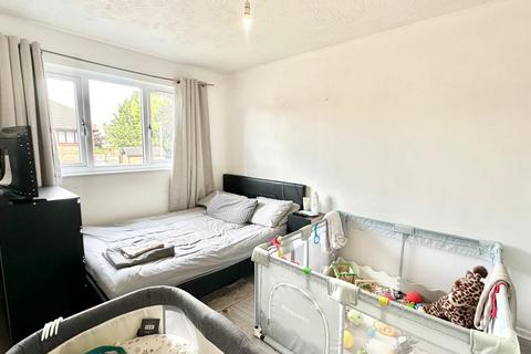 2 bedroom flat for sale, Waterside Close, Barking IG11