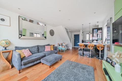 2 bedroom end of terrace house for sale, Old School Place, Woking, Surrey, GU22