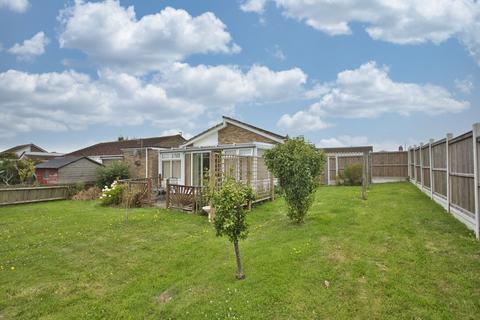 8 Grasmere Gardens, Folkestone, CT19 5JN