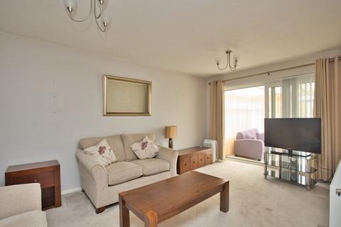 8 Grasmere Gardens, Folkestone, CT19 5JN