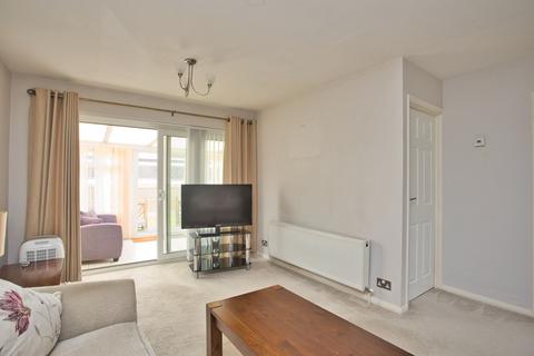8 Grasmere Gardens, Folkestone, CT19 5JN