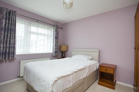 8 Grasmere Gardens, Folkestone, CT19 5JN