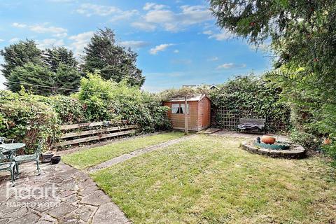 34 Dudley Road, Romford, RM3 8LH