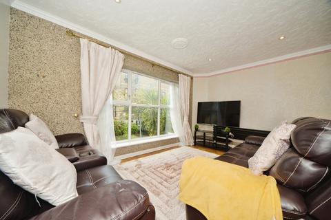 3 bedroom terraced house for sale, Hardy Avenue, London E16