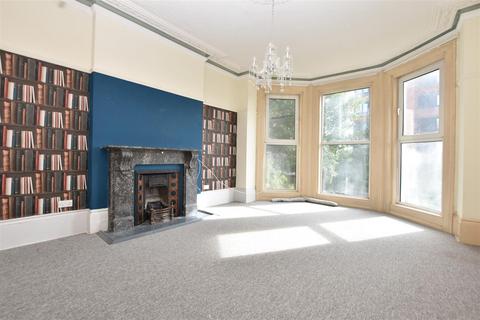 1 bedroom flat for sale, Upperton Gardens, Eastbourne