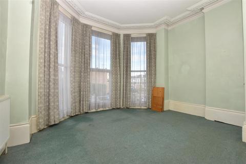 1 bedroom flat for sale, Upperton Gardens, Eastbourne