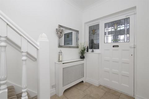 15 Ivor Grove, London, SE9 2AJ