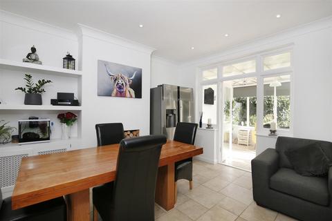 15 Ivor Grove, London, SE9 2AJ