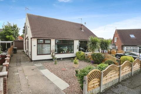 3 bedroom semi-detached bungalow for sale, Half Mile Gardens, Leeds