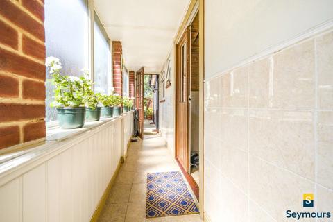 62 High View Road, Guildford, GU2 7RU