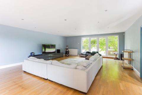 Applegate House The Marsh, Wanborough, Swindon, SN4 0AS