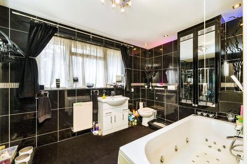 4 bedroom end of terrace house for sale, Bellamy Close, Hertfordshire WD17