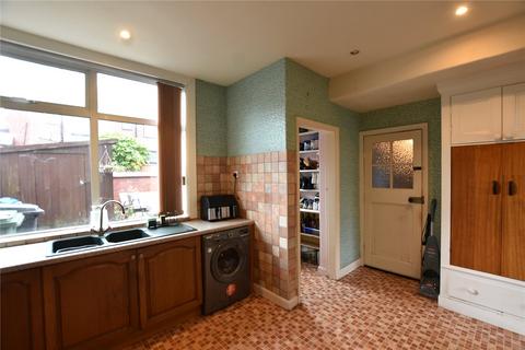 37 Albert Avenue, Shaw, Oldham, OL2 8SG
