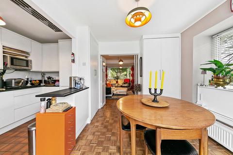 70 Woodville Road, Richmond, TW10 7QN