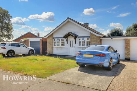 2 bedroom detached bungalow for sale, Chestnut Crescent, Carlton Colville