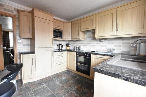 2 bedroom terraced bungalow for sale, Ancaster Court, Scunthorpe