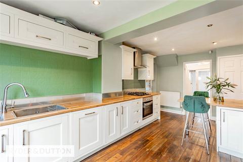 2 Fold Green, Chadderton, Oldham, OL9 9DT