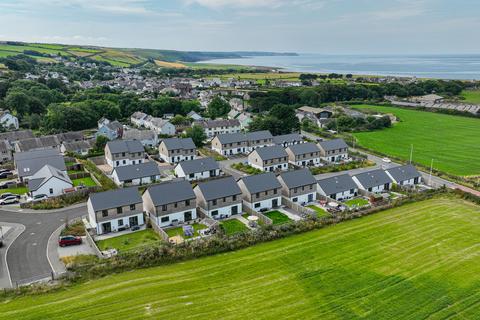 4 bedroom detached house for sale, Ffordd Portbach, Llanon SY23