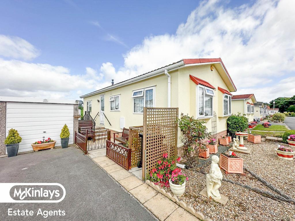 2 Bedroom Park Home for Sale