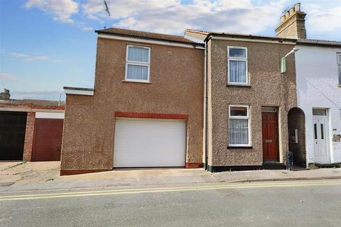 3 bedroom semi-detached house for sale, Granville Road, Lowestoft