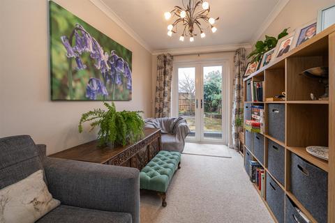 2 Springfield Close, Croxley Green, Rickmansworth, WD3 3HQ