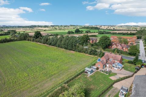 3 bedroom detached house for sale, Buckingham Road, Aylesbury HP22