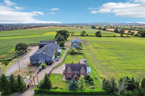 3 bedroom detached house for sale, Buckingham Road, Aylesbury HP22