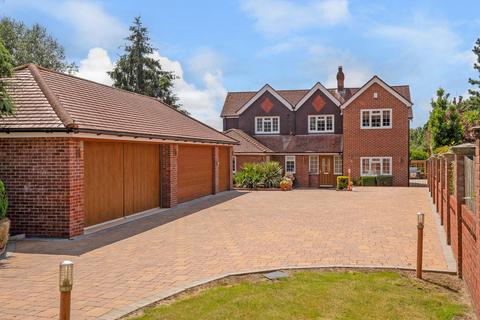 5 bedroom detached house for sale, Green Lane Lower Swanwick Southampton, Hampshire, SO31 7DF