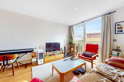 2 bedroom apartment for sale, Gunmakers Lane, Bow E3