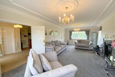 4 bedroom detached house for sale, Turnberry Approach, Waltham, Grimsby